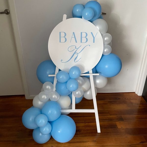 Customizable Welcome Sign with Garland Package